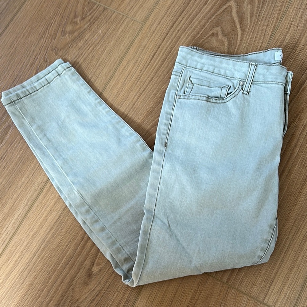 Jessica Simpson rolled crop skinny